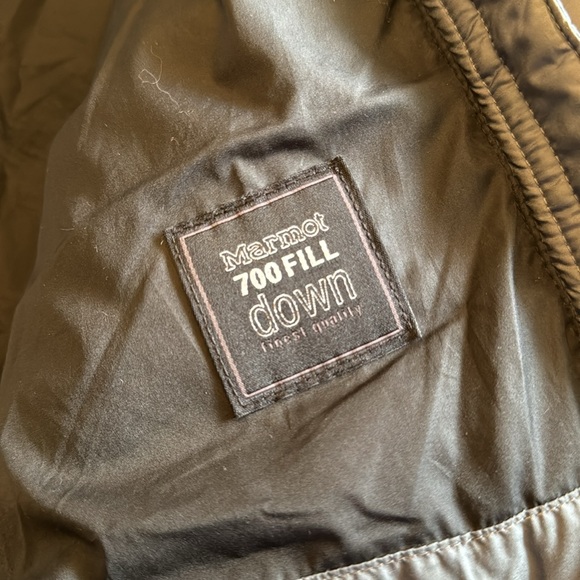 Women’s knee length Marmot grey puff coat, size XS - Picture 10 of 10